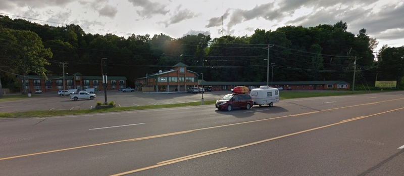 Edgewater Motel (Econolodge Lakeview) - 2018 Street View (newer photo)